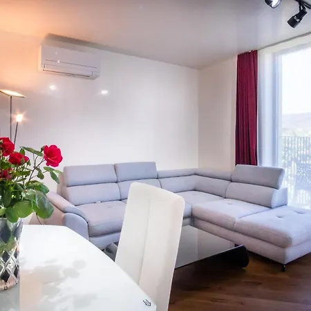Apartament Luxury In Building K55 With Free Garage Warna