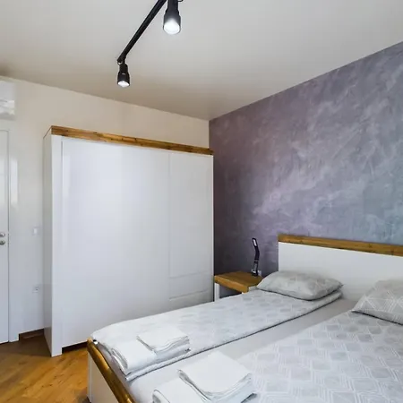 Luxury In Building K55 With Free Garage Apartament *